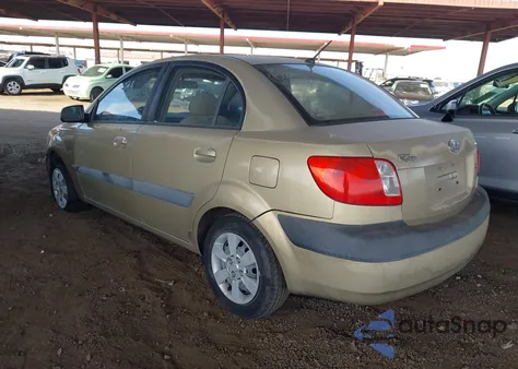 2006 Kia Rio Lx z USA, uszkodzony, nr VIN KNADE123X66159241